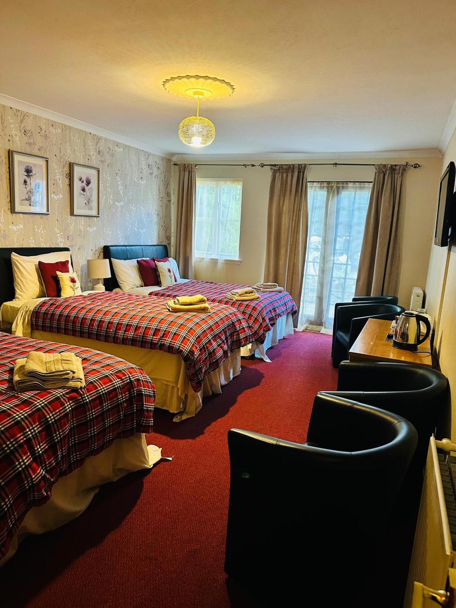 Thistle Residence — Photos 2
